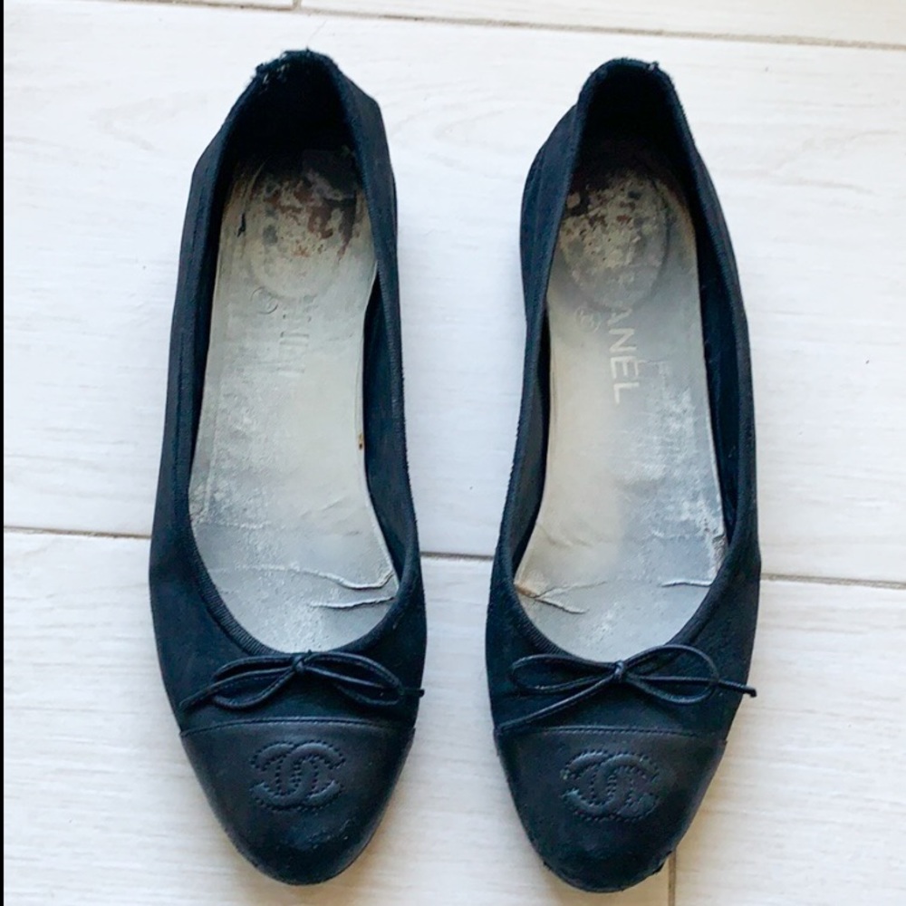 Chanel leather flats